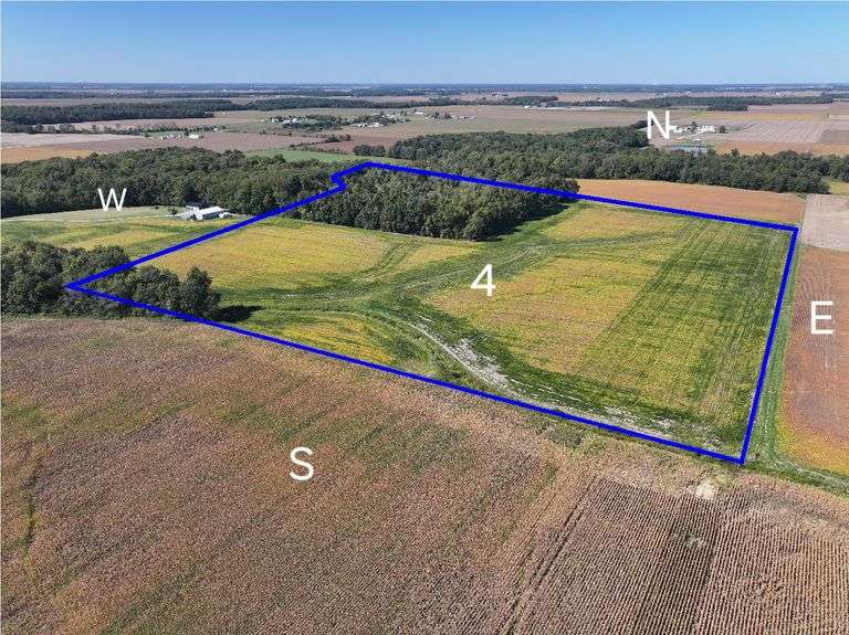 Tract 4 ● 42.23 + or – Acres 31.95 + or – tillable acres and 10.28 wooded acres located in Sec 17 Denver Township Richland County IL. If tract 4 is purchased by a non-adjoining landowner, a 30 ft wide Ingress and Egress easement will be issued along the south side of tract 2 and tract 3 for the benefit of tract 4.