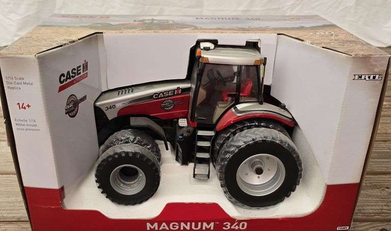 ERTL Case IH Agriculture Magnum 340 25 years magnum, 1/16 scale die-cast metal replica.