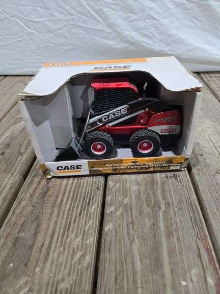 ERTL Case Construction Red power SV250 skid steer loader red power, 1/16 scale diecast metal.