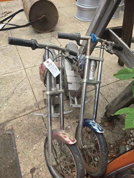 2 Razor electric bikes - Schmid Auction