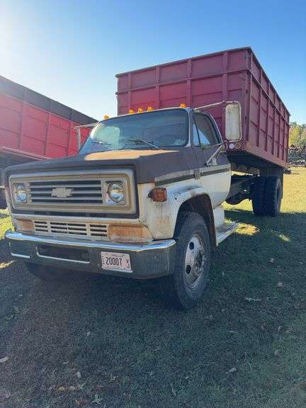 1984 Chevrolet C65 Grain Truck, Single Axle, 16ft bed, Twin Hoist, 61,702 miles, 5x2 speed, VIN- CCE625V155981