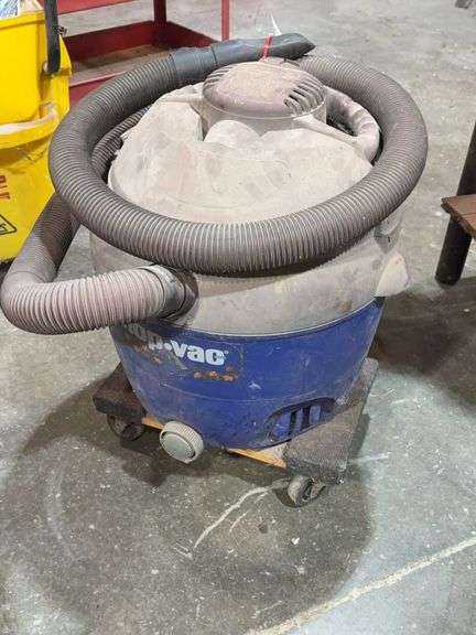 Shop Vac with hose