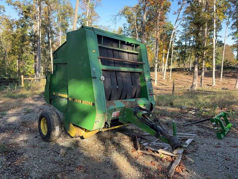 John Deere 535 Round Baler, 2 new tires, 540pto, has monitor, field ready