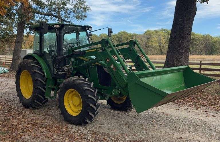 2023 John Deere 5120M, 281 hours, 4wd, with 540 Loader, 84'' Loader Bucket, Pallet Forks, Bale Spear, Buddy Seat, quick hitch, front hyd, left hand reverser, 460/85R34 Rear Tires, 540pto, Heat./Ac, Radio, s/n- 1PY5120MCPB000549 ( Emissions Warranty until 3000hr/Jan 2029, and Basic Warranty until 2000hr/Jan 31st 2026
