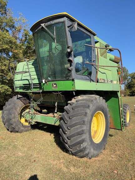 John Deere 8820 Combine, parts combine, blown engine, Firestone 30.5L-23.