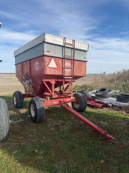 EZ-Trail 220 Bushel Gravity Wagon with extension, right hand unload, heavy duty 1074 running gear, extendable tongue