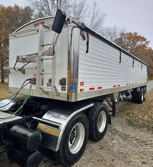 2012 Timpte Supper Hopper, 33ft, AgHoppers, 11r24.5 tires, Aluminum rims, Automatic roll tarp, Air Gauge, VIN H33522CB135947