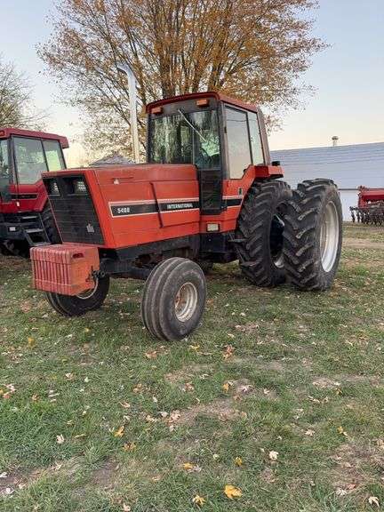 1984 International 5488 Tractor, 6,775 hours, 2wd, Full Front Weights, 18.4R42 Duals, 3 Remotes, 3pt, 540 and small 1000pto, 6 speed, had Ag Express Monitor and Steering Valve s/n- 2590004U003271.