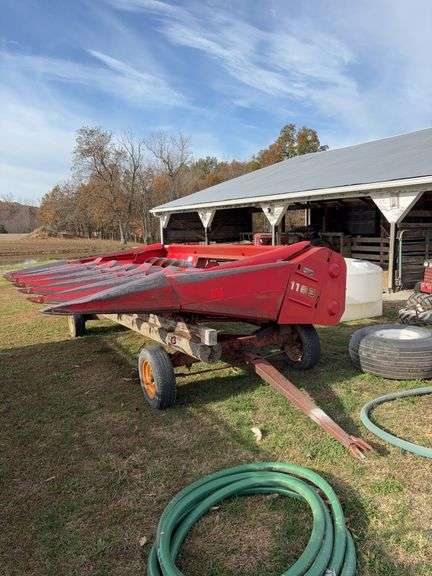 Massey Ferugson 1163 Corn Head, 6 Row, 30'' with head cart, s/n- 2834600262