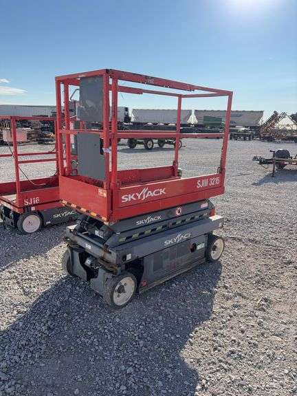 2015 Skyjack SJ3215 Electric Scissor Lift 105.9 Hours, Everything works as it should, 21ft working height