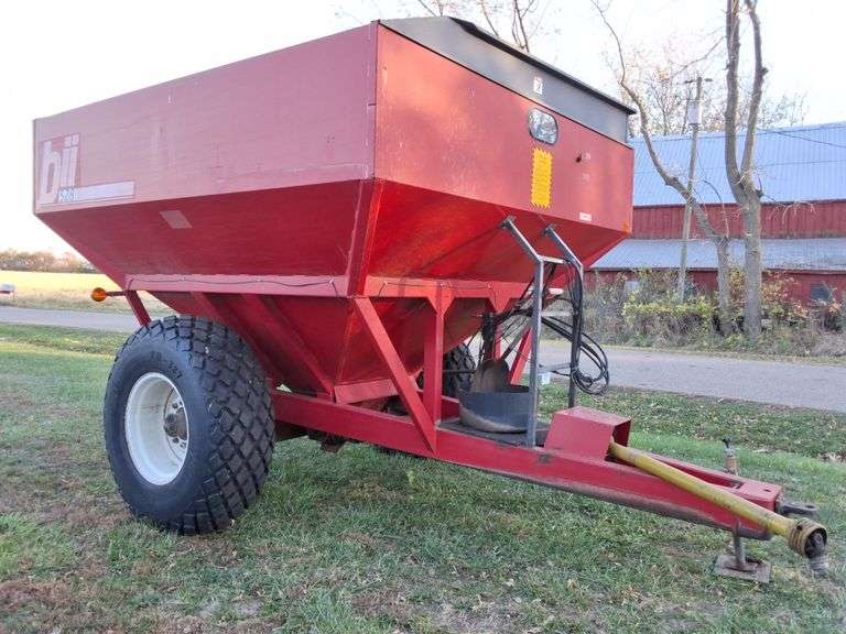 Bradford 528 Grain Cart left hand unload auger, 12'' auger, small 1000pto, s/n- 18.4-26 tires.