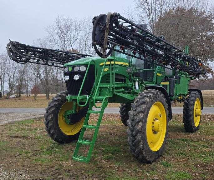 John Deere 4830 Sprayer, 2,778 hours, 100ft Booms, 1000 Gallon Stainless Steel Tank, Auto Boom Control, 5 JD Nozzles, Goodyear 380/90R46 Tires, hyd. Raise ladder, stainless Chemical inductors, 3'' side load, Starfire 3000 Globe, JD Greenstar 2630 Screen, swath control, s/n- 1N04830XCB0018168