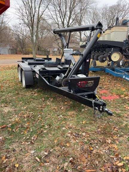Eazy Load Seed System Seed Tender, 2 Box, Electric Start, Honda GX160 Engine Poly Auger, Tandem Axle