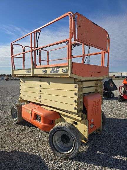 2011 JLG 4069LE Electric Scissor Lift 40’ Working Height, Runs and works as it should, s/n- 0200202209
