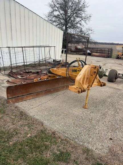 Rhino 1400 9ft 3pt blade, hyd tilt