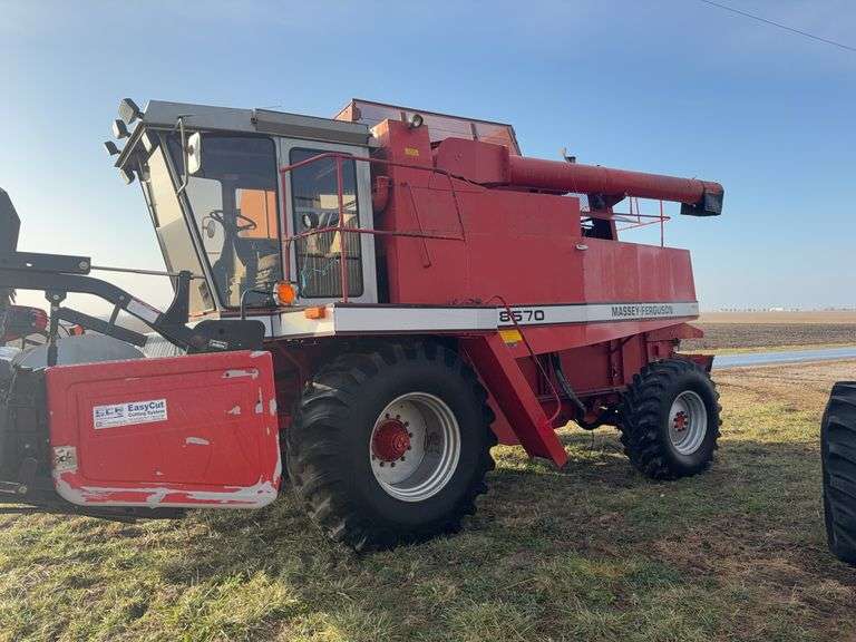 Massey Ferguson 8570 rotary combine, hopper extensions, used this fall, hydrostat, S/N: 5445, 30.5L-32 front tires, 18.4/26 rear tires, shows 3,253hrs