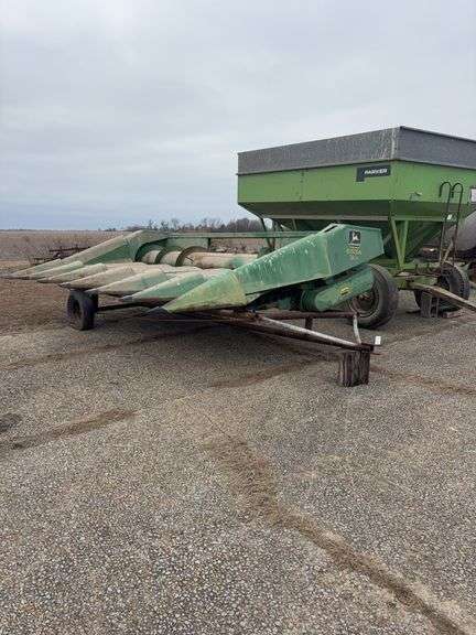 John Deere 653A corn head with homemade head cart, dual drive