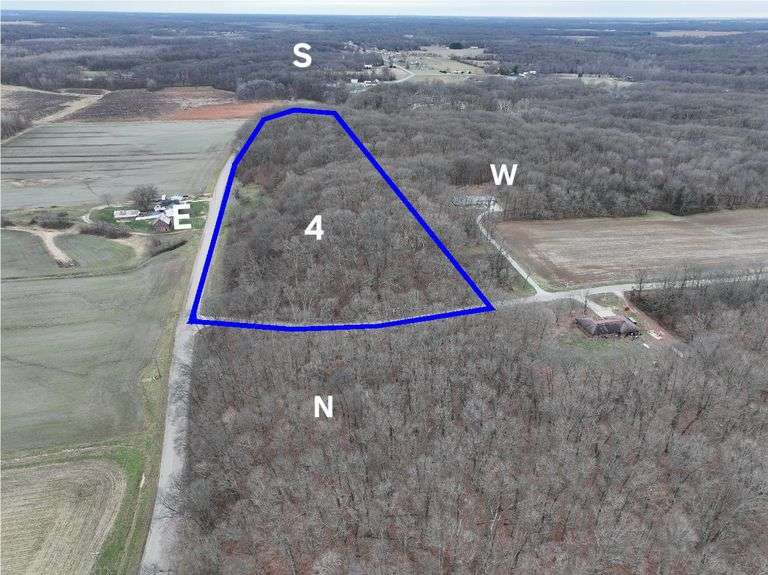 Tract 4 • 17.25 + or - Acres, located in Sec 10, Jackson Township, Effingham County, IL Large trees, incredible hunting and building sites.