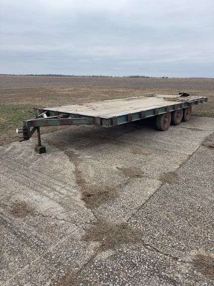 Triaxle 20ft trailer, wood floor, adjustable hitch, no title