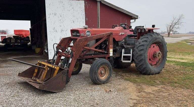 1972 Massey Ferguson 1100 Tractor, 4850 hours, Wide Front, Westendorf Loader, 540pto, 2 remotes, open station, 18.4-38 tires, s/n- 9B 34704