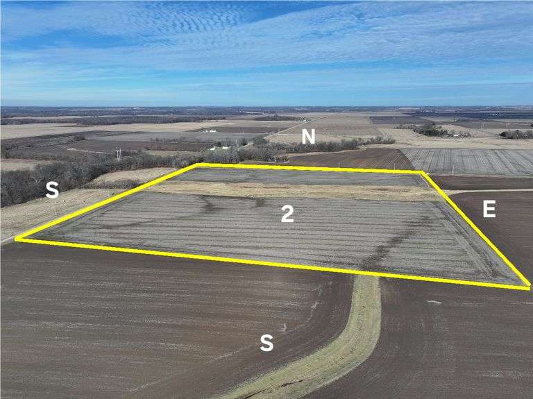Tract 2 • 40 + or – Acres, 30 + or – tillable acres,  parcel # 09-11-300-002 Located in Sec 11, Union E. Township, Cumberland County, IL. Soil PI 94.8