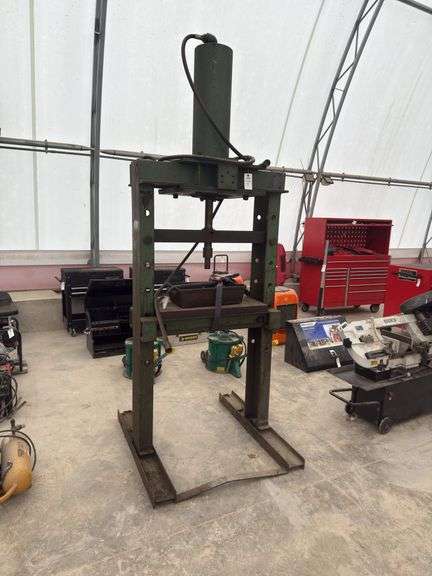 Hydraulic press, approx 9ft tall