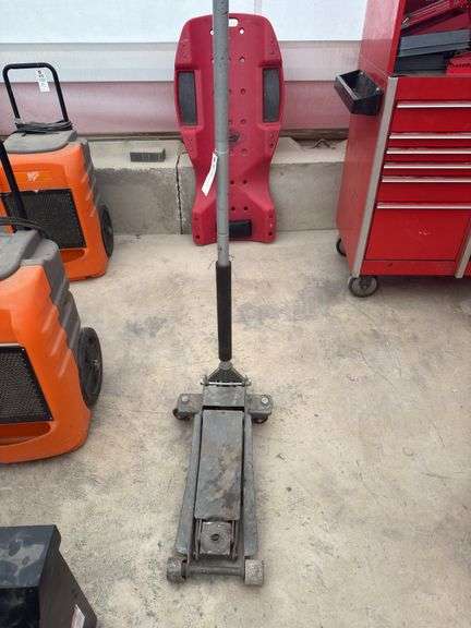 Floor jack
