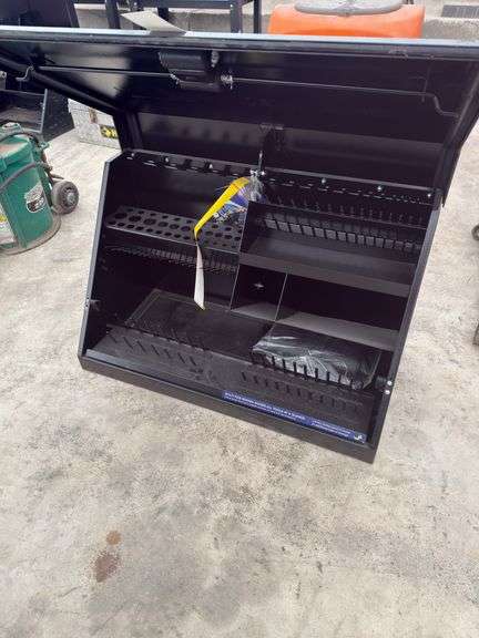 Montezuma life organized 30"x15" triangle toolbox