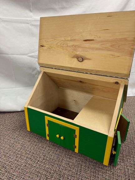 Handmade Barn donated by Wayne Funneman