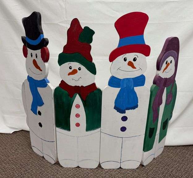 Snowmen Decor donated by Wayne Funneman