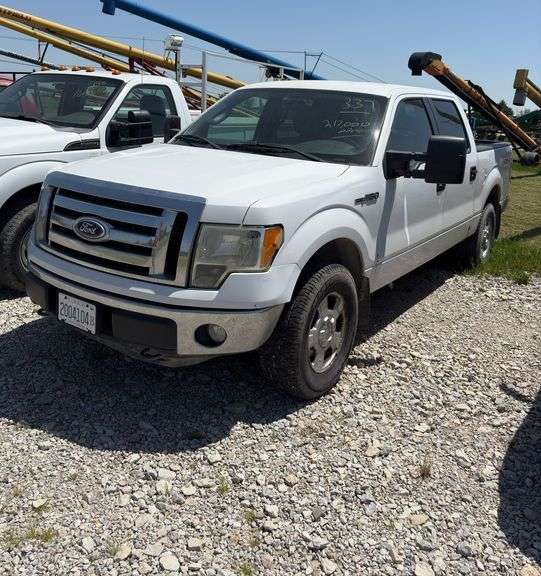2010 Ford F150 ext. cab pickup truck 217,000 miles 4wd, cloth, auto 5.4 ltr V8 gas drove in vin 1FTFW1EV6AFC98443.