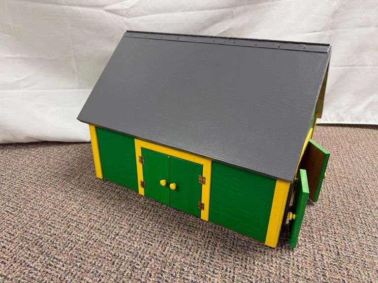 Handmade Barn donated by Wayne Funneman