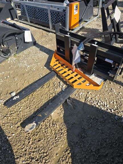 New 2024 Wolverine hydraulic adjustable pallet forks for skid steer, 48" long forks