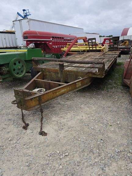 1985 tri-axel trailer 20' w/ramps used for hauling backhoe. VIN# 1S9FT9203FK061789