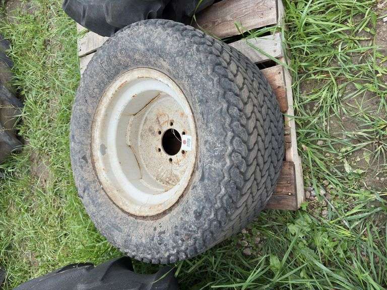1 29x12-15 Firestone Turf Tire on Rim