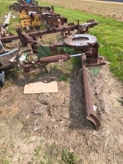 JD 3pt Hyd. Blade, 9ft