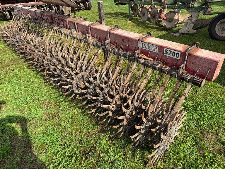 Hiniker 5700 rotary hoe 6 row & 1 owner