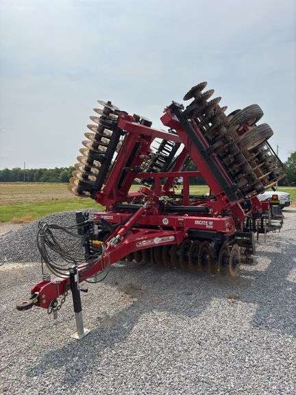 2021 McFarlane Incite 5124, 24ft, single basket, 3 bar harrow, Hyd Gang Adjust from 3-9 degree, s/n- 24479.