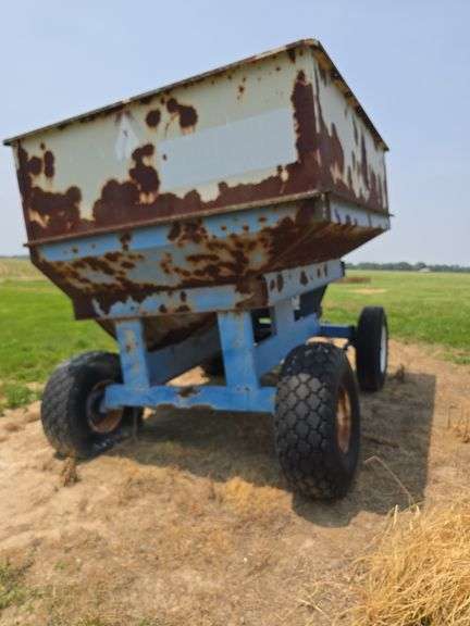 DMI Gravity Wagon