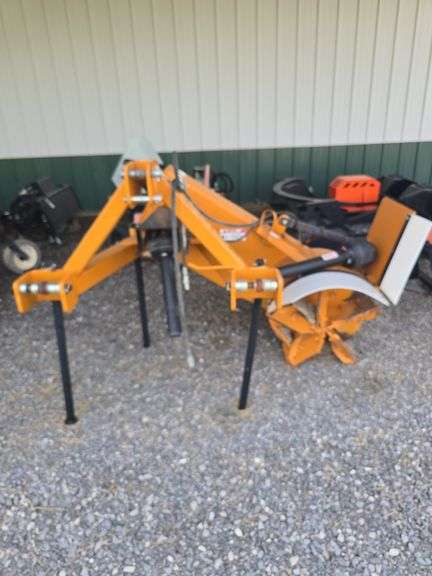 2022 Hurricane 3pt 26''HD Side Ditcher, Low Use, Small 1000pto