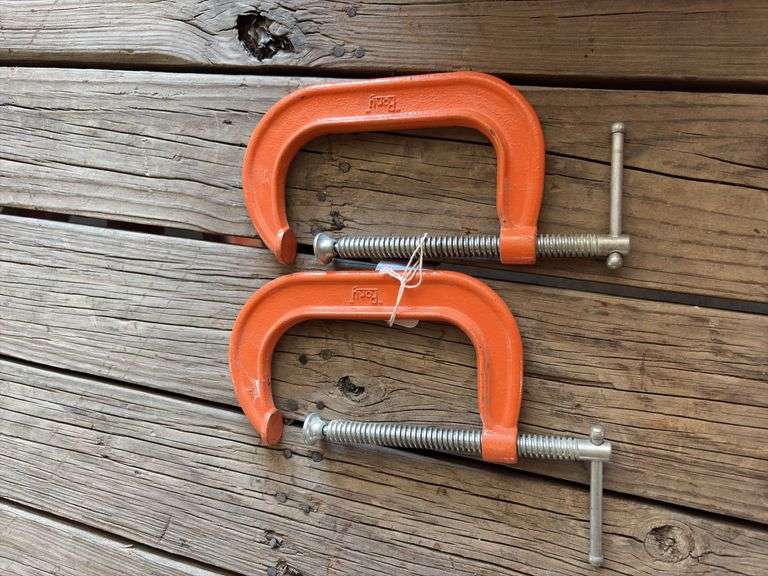 2 6'' Clamps, like new