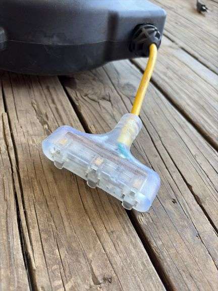 Retractable Air Hose, 3 way plug