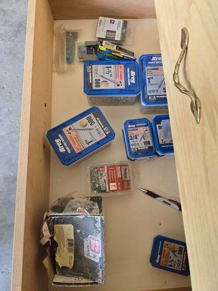 Assortment of screws