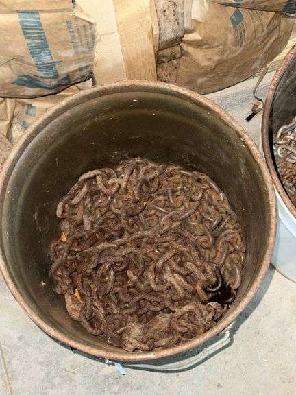2 Buckets of Small Chains