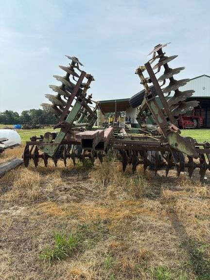 John Deere Disc with rear hitch