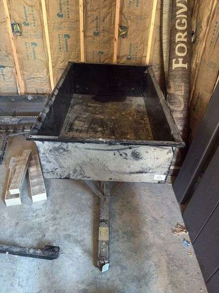 Heavy Duty Yard Cart with Dump, 36'' x 5ft, with tail gate