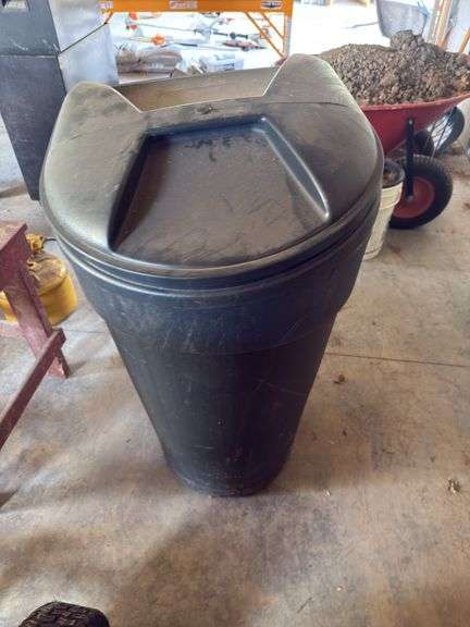 Trash Can on Wheels with large  rope