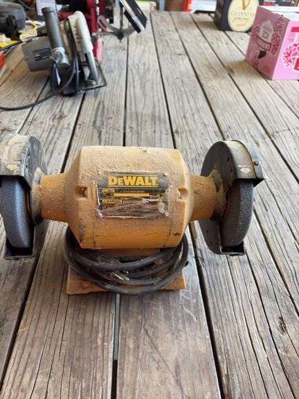 Dewalt Bench Grinder, 6''