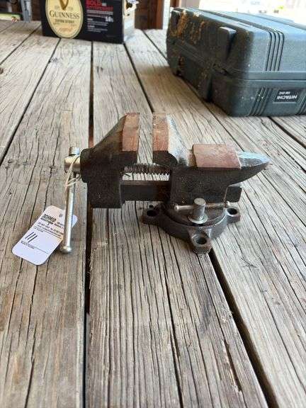 Buffalo 4'' Table Vise