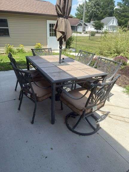 Outdoor Patio/Furniture set, 6 Chairs, with Roll Up Umbrella